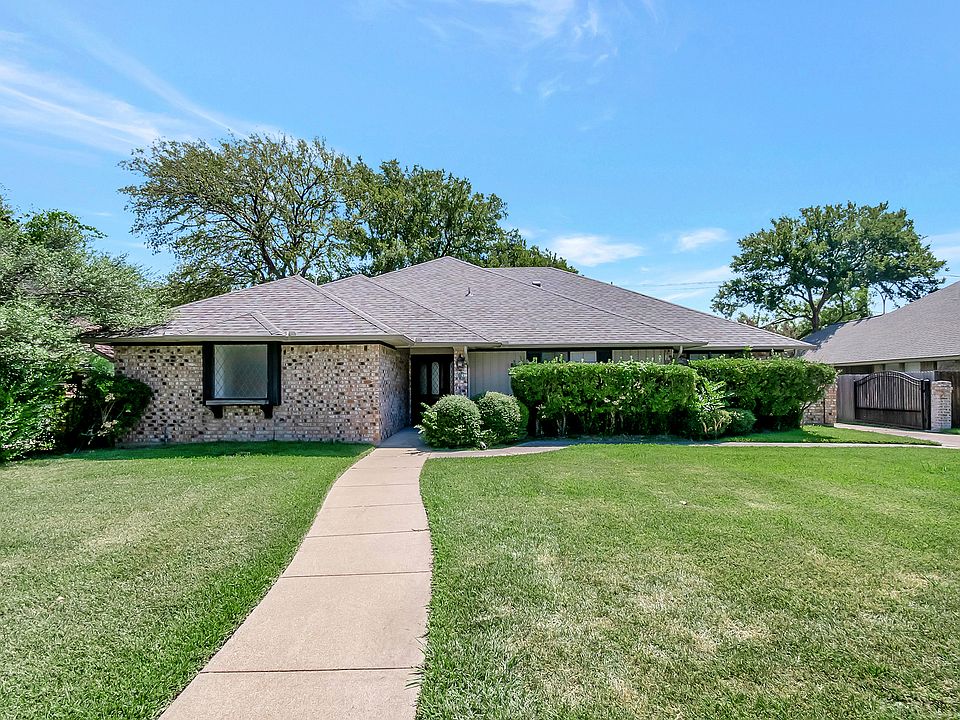 1st image of 2101 Oak Bluff Dr