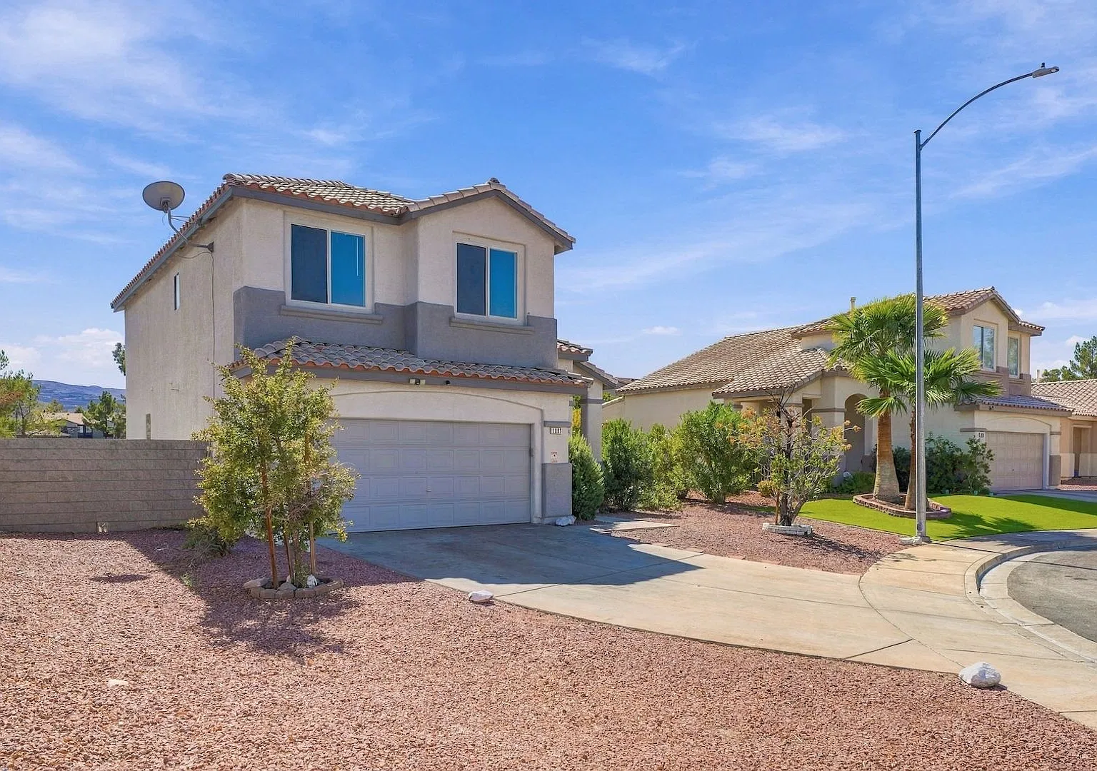 Beautiful Two Story Home in Henderson! — Photo 3