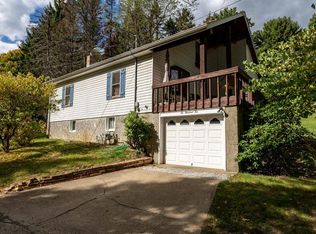 210 Cliff Mine Rd, Coraopolis, PA 15108