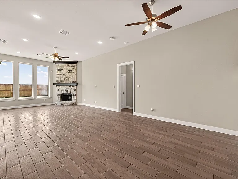 2619 Lilac Point Ln — Photo 7