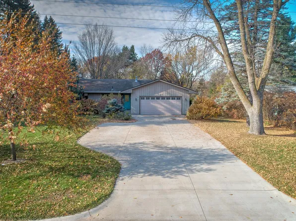 527 Sunset Ln N, Cambridge, MN 55008