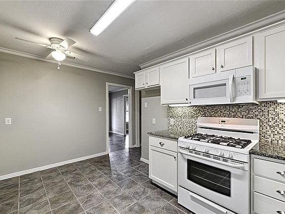 5th image of 5101 Blackstone Dr