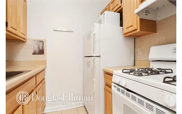 Sold by Douglas Elliman | media 23