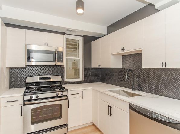 1330 N Artesian Ave #G