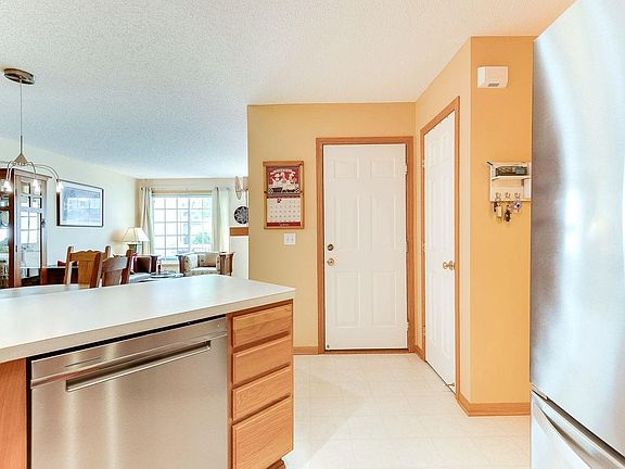 4th image of 20576 Erin Ct
