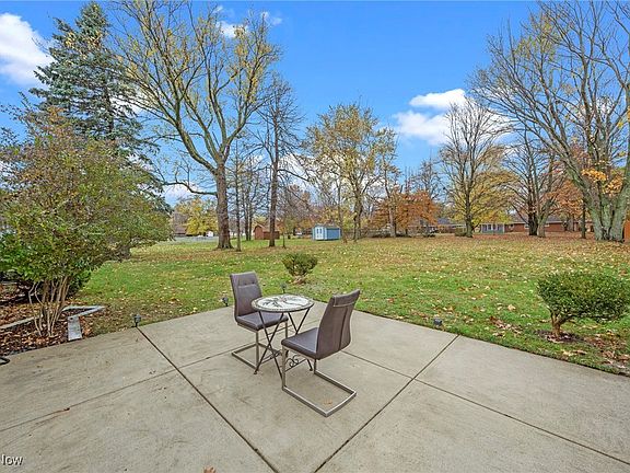 2nd image of 489 Jeannette Dr