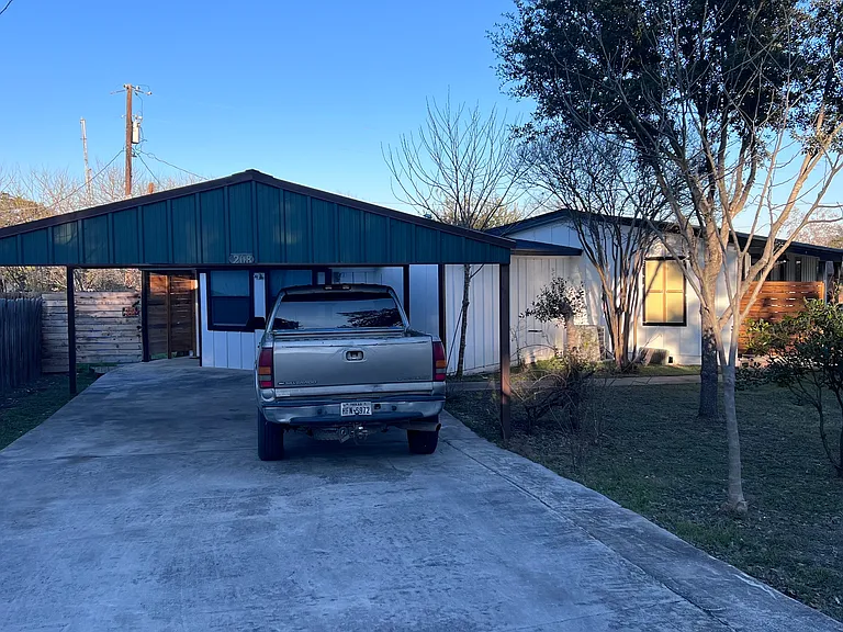 208 Hitching Post Dr — Photo 12