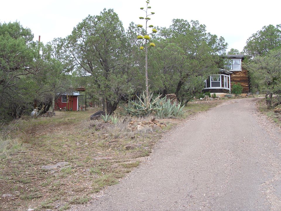 front and drive from the road