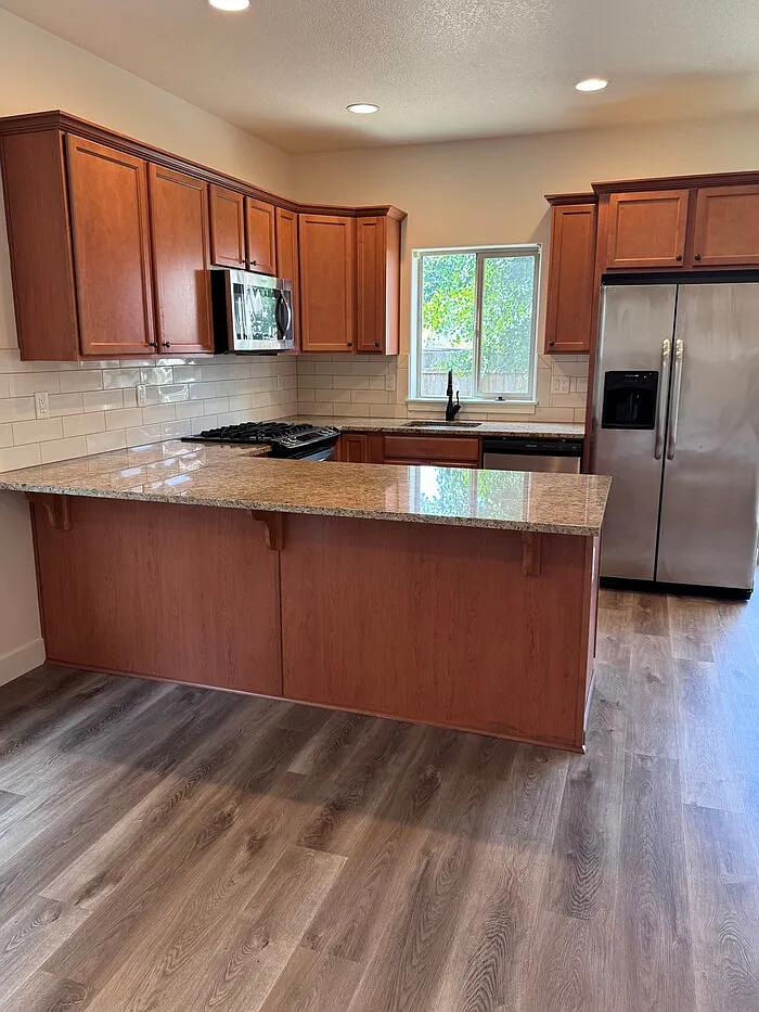 3 bed, 2.5 bath, 1628 sqft, $2,495 — Photo 3