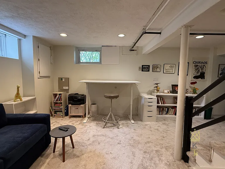 24 Beverly Rd — Photo 15