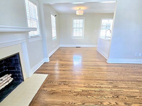 5th image of 2920 Primrose Cir