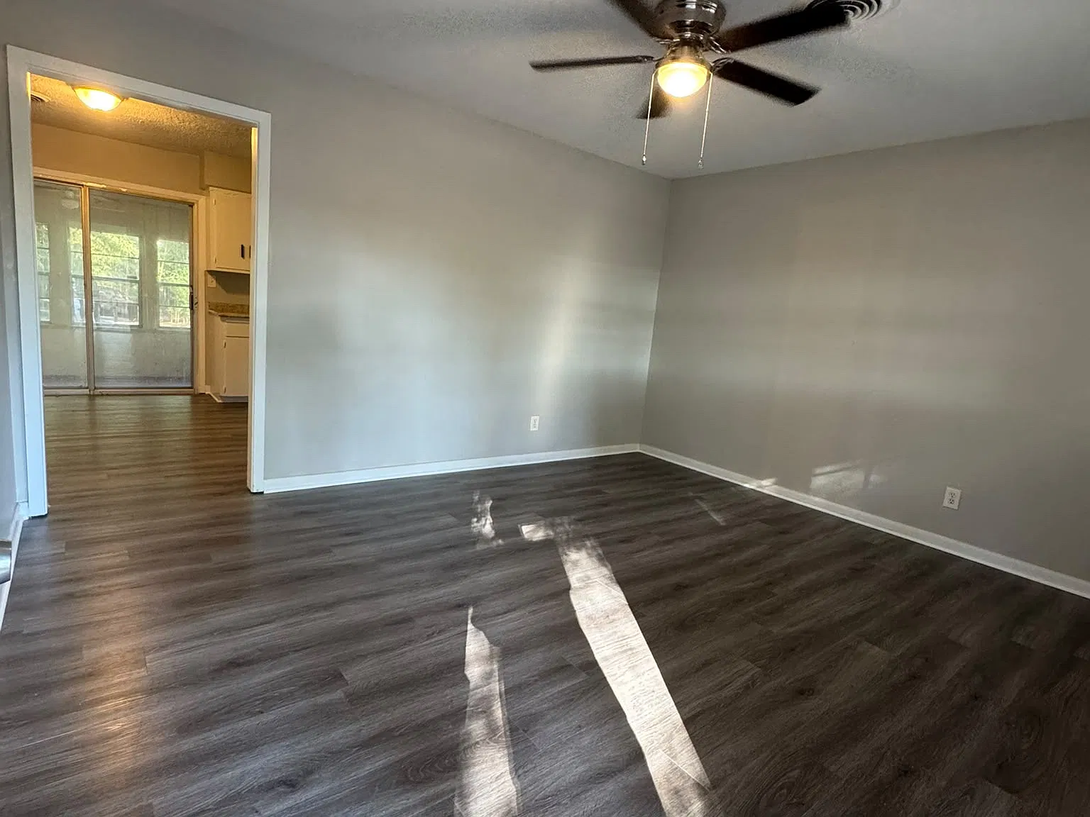 3 bed, 1240 sqft, $1,550 — Photo 4