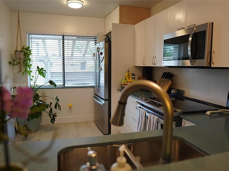 453 Lakeview Dr — Photo 9