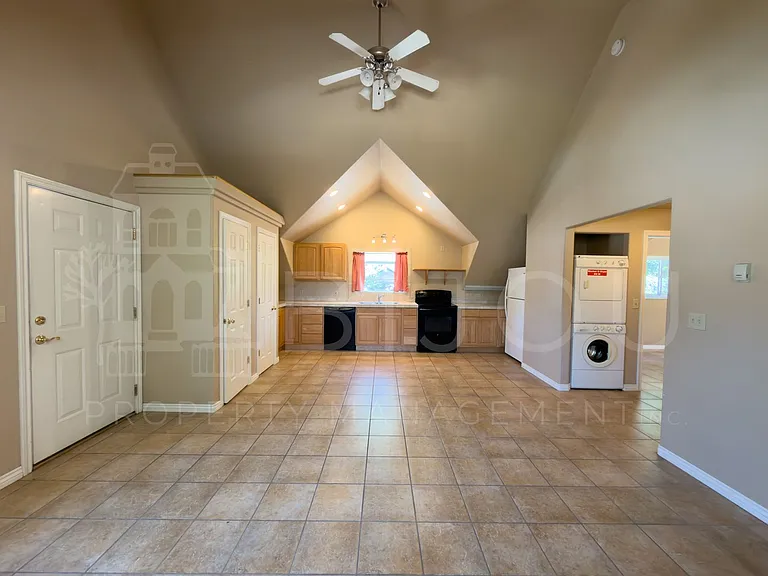 528 E Bijou St #B — Photo 3