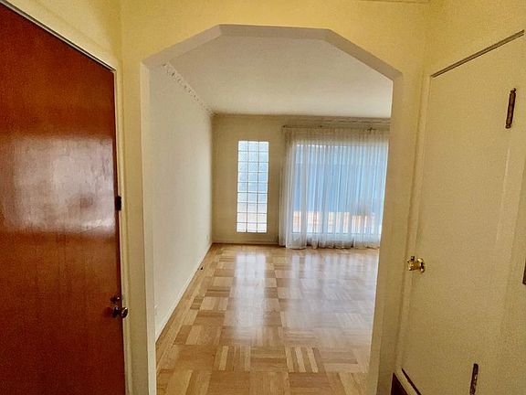 4th image of 273 Cayuga Ave