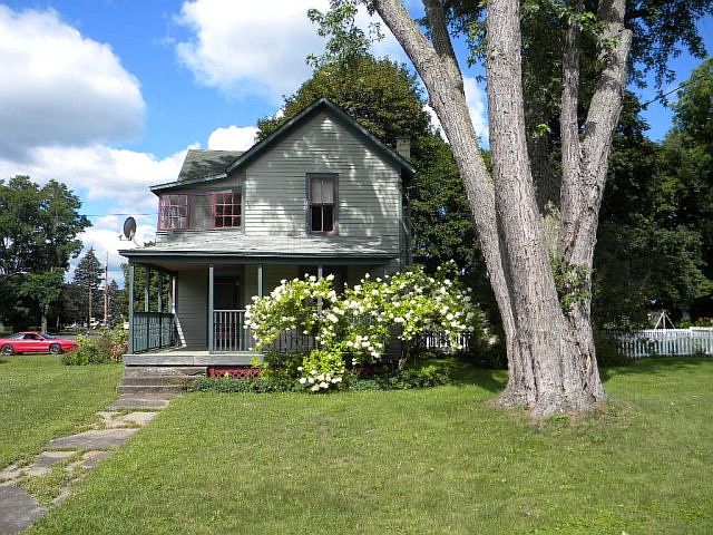 1st image of 410 College Ave