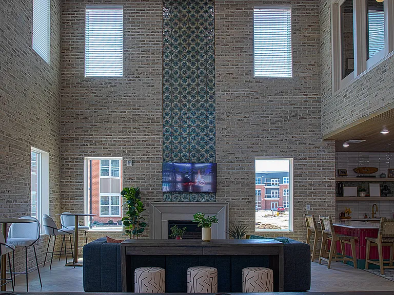 Relay 129 Apartments & Townhomes — Photo 40