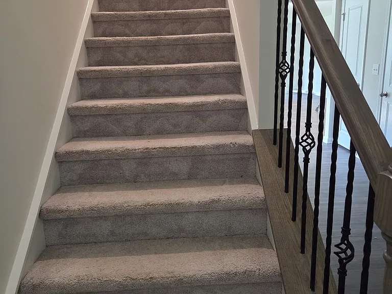 1537 Woodhouse Dr — Photo 2