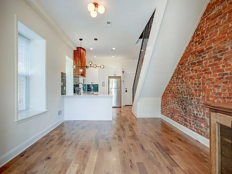 2841 W Diamond St — Photo 8
