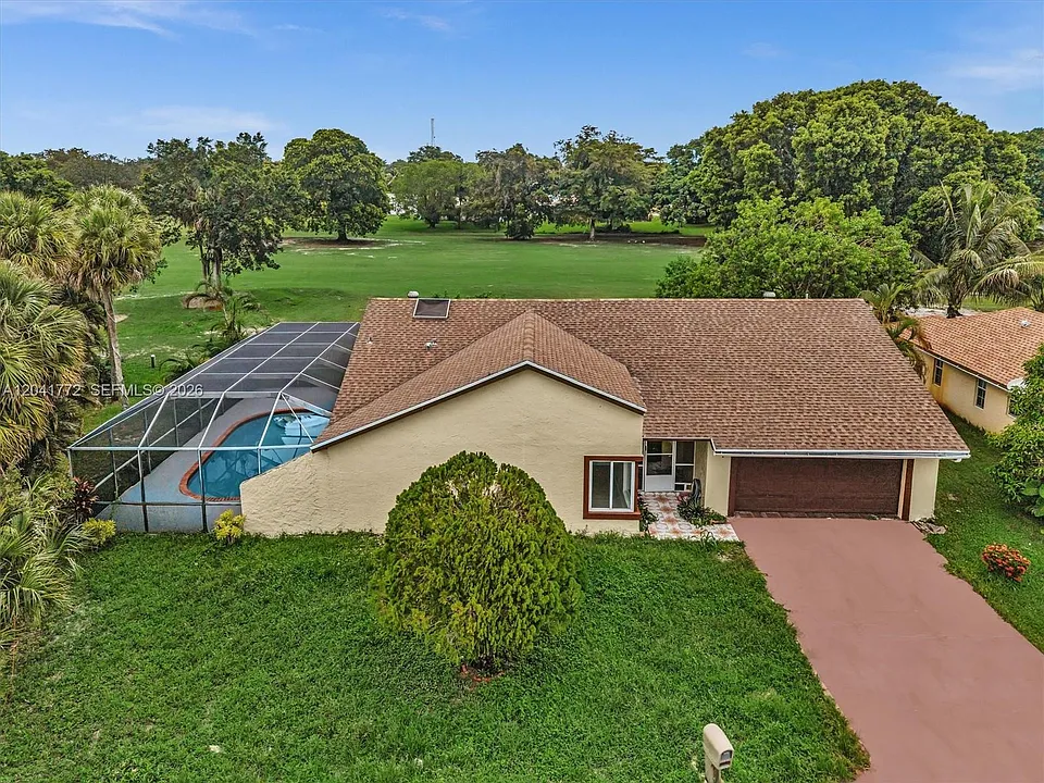 8813 Paradise Ct