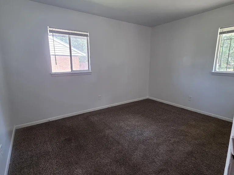 3313 Greening Ln — Photo 4