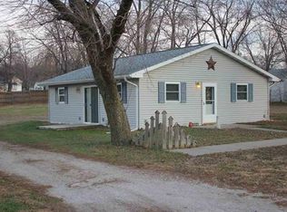 107 Clay St, New Boston, IL 61272