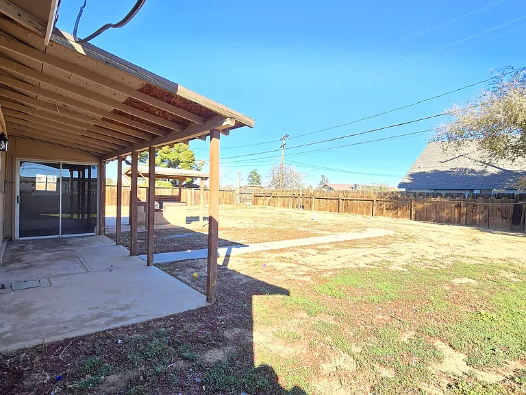 8651 S Loop Blvd — Photo 14