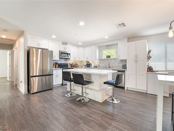 2nd image of 878 W Lake Mead Blvd
