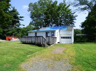 2 Toltec Trl, Oak Ridge, NJ 07438