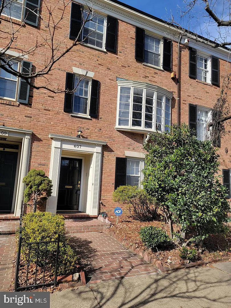 3 bed, 3.0 bath, 1944 sqft, $5,300 — Photo 1