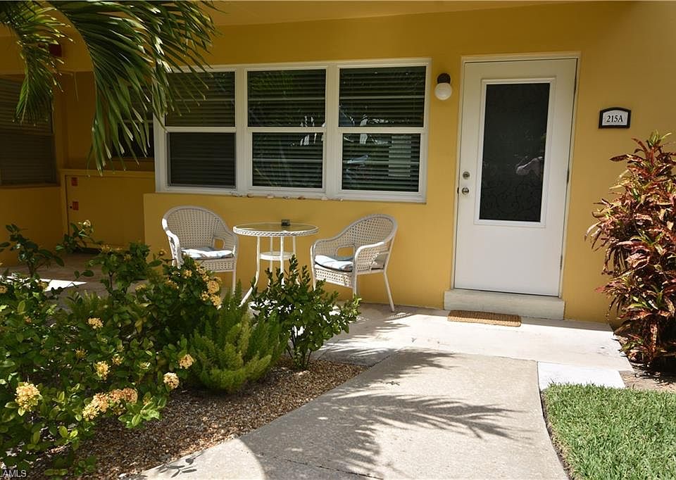 1st image of 215 8th Ave S #215A