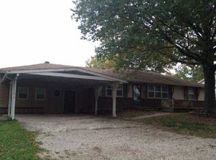 206 W 7th Ter, Adrian, MO 64720