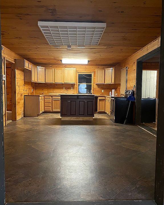 2094 Straight Fork Rd, Gunlock, KY 41632 | Zillow