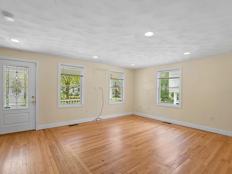 103 Bay View Ave — Photo 19