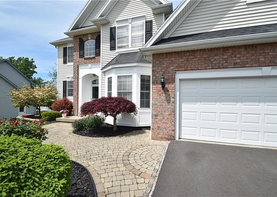 2nd image of 43 Jewelberry Dr