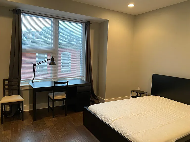 419 N Holly St — Photo 3