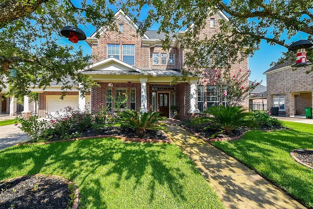 5 bed, 3.5 bath, 4330 sqft, $5,000 — Photo 2