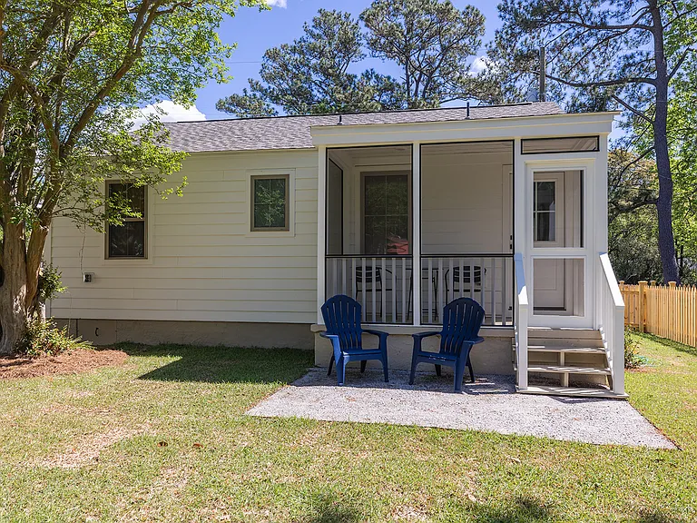 4411 Bixby Ln — Photo 15