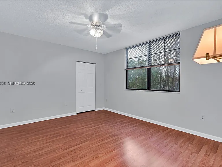 1919 Van Buren St #311A — Photo 7