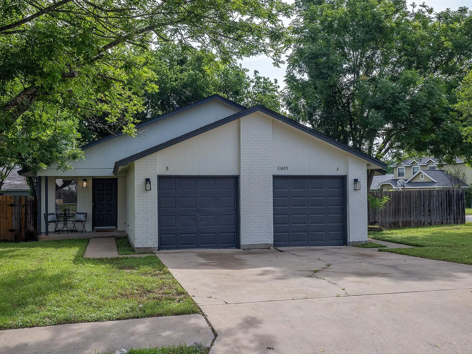 3 bed, 2.0 bath, 1200 sqft, $2,500 — Photo 3