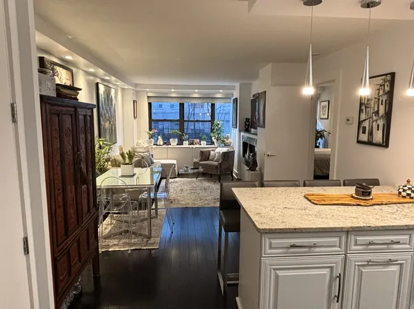 305 East 40th Street image 1 of 14