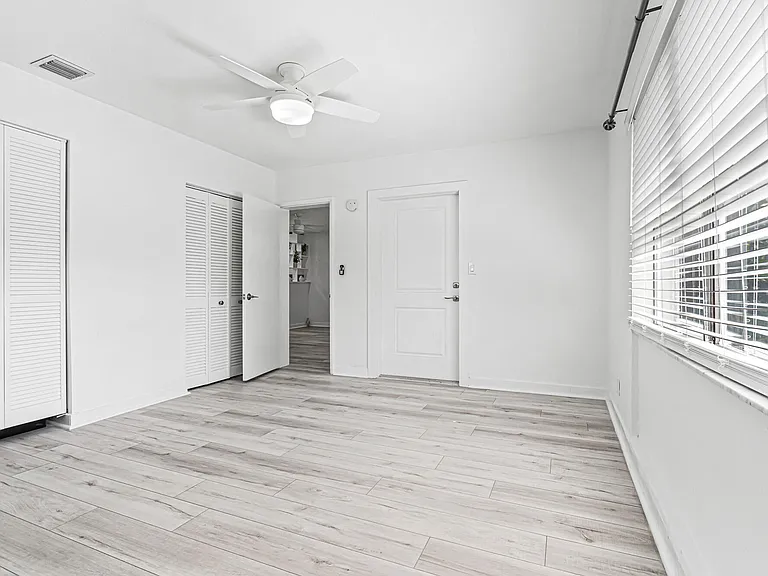2060 NE 1st St #16 — Photo 26