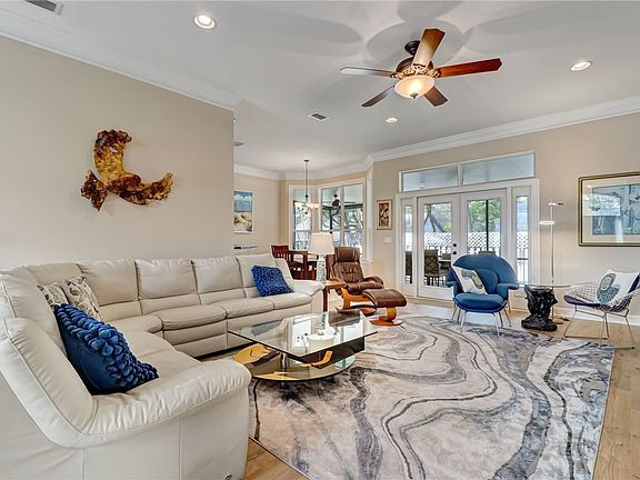 4th image of 2401 Safe Harbor Ln