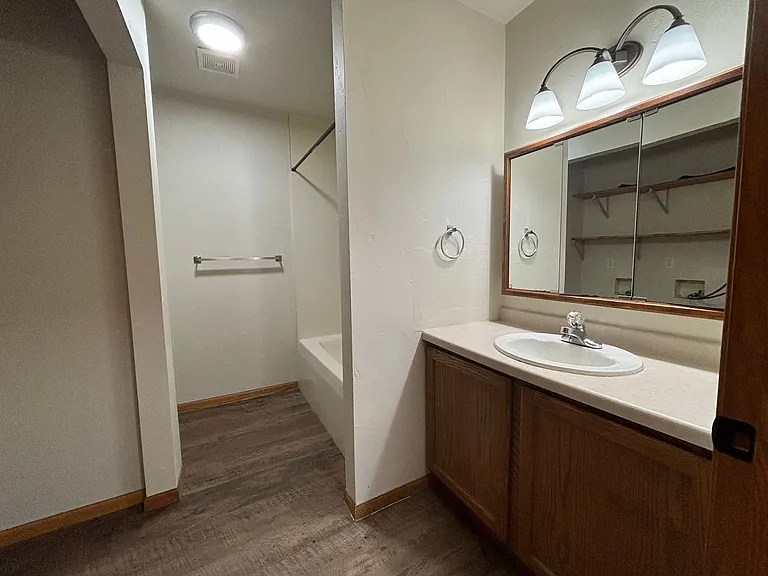416 Pecor St — Photo 16