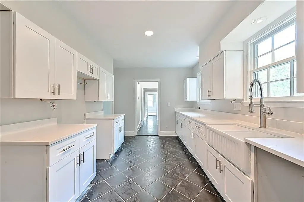 3 bed, 1652 sqft, $5,000 — Photo 3