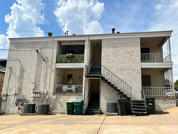 Private parking area. Direct access to unit from parking area.