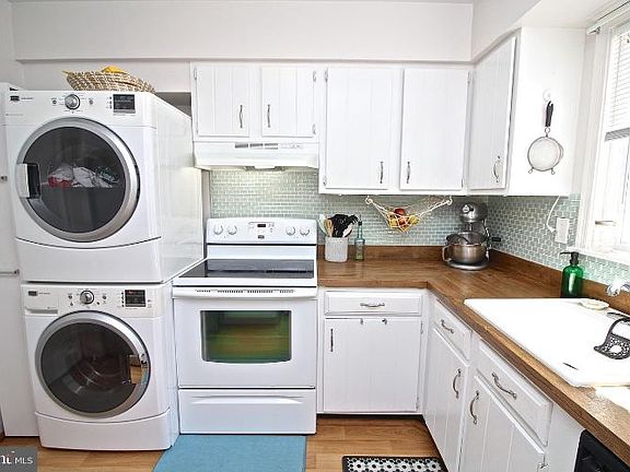 2nd image of 102C Leeds Ct E