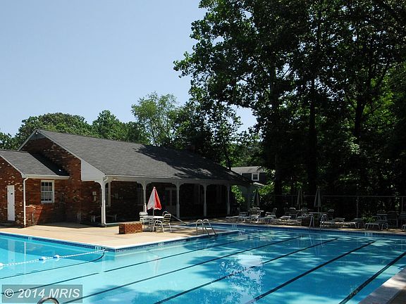 2nd image of 1314 Hawkins Ln