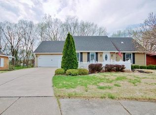 3301 Town And Country Ln, Saint Charles, MO
