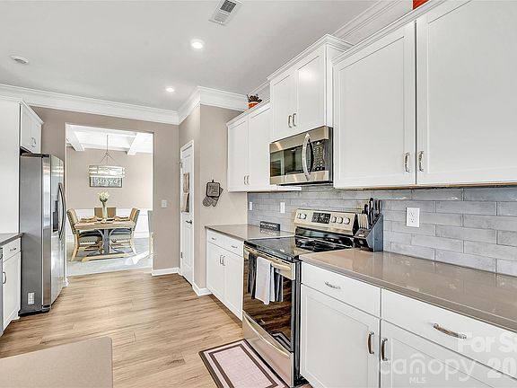 5th image of 14421 Holbrooks Rd